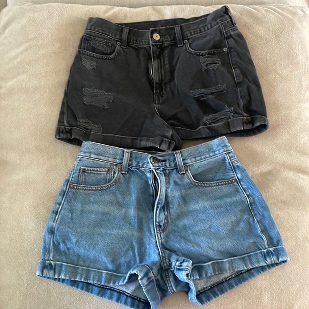 Bundle of Two American Eagle Jean Shorts Blue and Black size 6